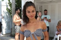 Siêu mẫu Shanina Shaik: Ngực "lép" vẫn quyến rũ