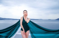 Hoa hậu Hoàn vũ Riyo Mori diện bikini của nhà thiết kế Việt
