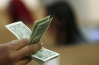 Tỷ giá ngoại tệ ngày 27/8: USD giảm, Bảng Anh xuống mức thấp