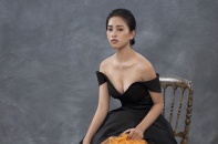 Tiểu Vy tôn vòng một với váy áo Công Trí