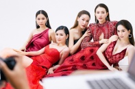 Ngọc Trinh cùng dàn mẫu chuẩn bị cho Đêm hội chân dài 12