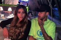 Dính chấn thương, Neymar vô tư “thả thính” nữ diễn viên xinh đẹp