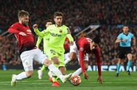 Man Utd 0-1 Barcelona: Luke Shaw phản lưới nhà