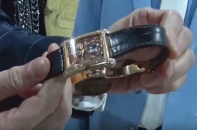 Đòi tặng đồng hồ 7 tỷ cho Thái Châu, ca sỹ Ngọc Sơn giàu cỡ nào?