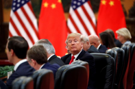 Tổng thống Mỹ Donald Trump lại dọa áp thêm thuế với 300 tỷ USD hàng Trung Quốc