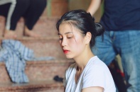 Cô gái chụp nude bên hồ sen chính thức lên tiếng, nhờ công an vào cuộc