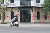 Nhà hàng 5 tỷ bị bôi bẩn trước ngày khai trương