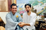 MC - Cư sĩ Tịnh Khoa cùng Rapper Đen Vâu gặp gỡ trong khóa tu mùa hè với 700 thiếu niên