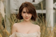 Ngọc Trinh diện váy xẻ cao tinh tế, quyến rũ đi xem show Chung Thanh Phong