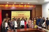 Đoàn phim “Về nhà đi con” được trao tặng bằng khen của Bộ trưởng Bộ Văn hoá 