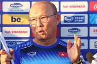 Thầy Park tặng quà cho con Tiến Dũng và Hùng Dũng