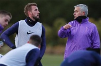 Mourinho chê lứa trẻ Man Utd, Chelsea