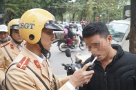 Hà Nội: Nể nang chén rượu tất niên, lái xe bị tước giấy phép 17 tháng 