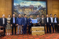Aikya Pharma tặng khẩu trang tại Vĩnh Phúc "điểm nóng" dịch Covid-19