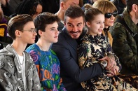 David Beckham đưa các con dự buổi ra mắt bộ sưu tập mới của Victoria