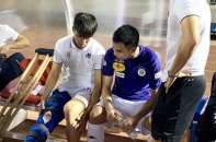 Duy Mạnh sang Singapore phẫu thuật, hồi phục lâu hơn dự kiến