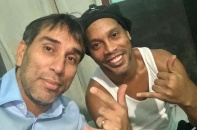 Ronaldinho đang suy sụp tinh thần tại nhà tù Paraguay