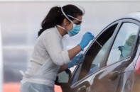 Diễn biến COVID-19 sáng 2/4: Thêm 4.531 ca tử vong mới trong 24 giờ