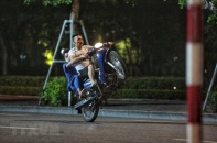 Yêu cầu xử lý nghiêm vụ quái xế tụ tập đua xe ở hồ Gươm