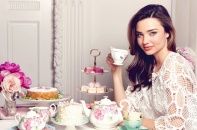 Cuộc sống tránh dịch của Miranda Kerr và chồng tỷ phú