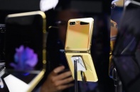 Samsung bắt đầu cho đặt hàng trước Galaxy Z Flip phiên bản vàng