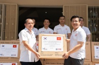 Trao vật tư hỗ trợ kiều bào Việt Nam tại Hàn Quốc phòng, chống Covid-19