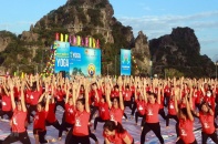 Ngày Quốc tế Yoga lần thứ 6 thu hút gần 3.000 người tham gia