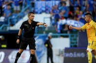 Trọng tài tiếp tục sai ở vòng 8 V-League, VFF yêu cầu kiên quyết xử lý