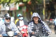 Ngày 9/7, Trung Bộ nắng nóng đặc biệt gay gắt, có nơi trên 40 độ C
