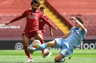 Premier League: Liverpool đứt mạch toàn thắng, Chelsea thua sốc