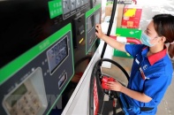 Giá dầu thị trường châu Á xuống mức thấp nhất kể từ tháng 7