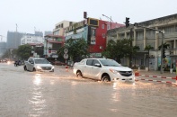 Bắc Bộ giảm mưa, vùng núi vẫn nguy cơ lũ quét, Hà Nội có mưa rào, dông