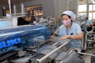 Đơn hàng cải thiện, sản xuất gia tăng