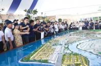 Khẩu vị của “thợ săn” địa ốc   