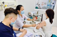Vắc-xin - điểm tựa hỗ trợ phục hồi kinh tế