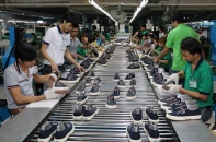 Dòng tiền cạn đáy, dệt may, da giày khó phục hồi sản xuất