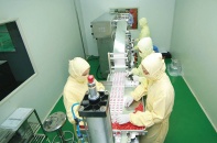 Cuộc bám đuổi trên “đường đua” sản xuất vắc-xin Covid-19 tại Việt Nam