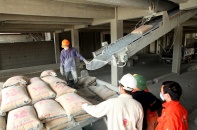 Xi măng, sắt thép lại tăng giá mạnh