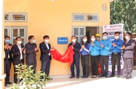 EVNNPC hỗ trợ cộng đồng vượt gian khó