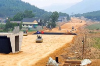 Chủ đầu tư và nhà thầu giao thông phấp phỏng lo bão giá