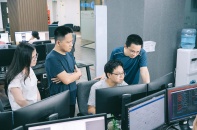 Thị trường vốn “sóng sánh” với blockchain