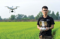 Nguyễn Văn Thiên Vũ: Chàng trai 9X đưa máy bay phun thuốc vào cánh đồng