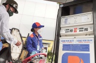 Xem xét điều chỉnh chi phí kinh doanh xăng dầu   