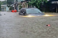 “Bắt bệnh” ngập nước ở các đô thị lớn - Bài 2: Ngập nặng từ phố biển đến phố núi, vì sao?
