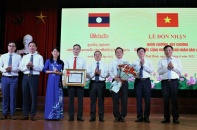 Đại học Y Dược Thái Bình nhận Huân chương Lao động hạng Nhất của CHDCND Lào