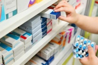 Nhiều bệnh viện công lập vẫn thiếu thuốc, vật tư y tế