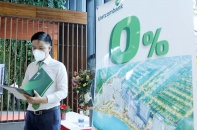 Khách hàng do dự vay tiền mua nhà