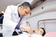 Sức mạnh từ y đạo và tình thương với bệnh nhi