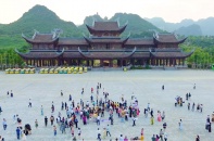 Du lịch tâm linh, lễ hội thu hút đông đảo du khách 