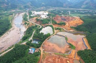 Tiếp tay cấp phép, khai thác, tiêu thụ trái phép đất hiếm   